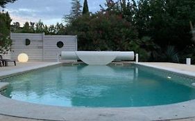 Villa … Et La Fourmi À