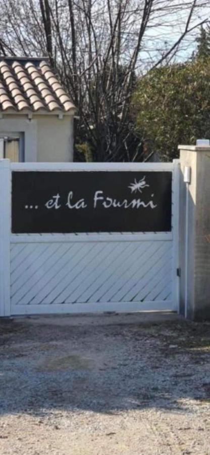 Villa … et la fourmi à Saumane-de-Vaucluse Extérieur photo