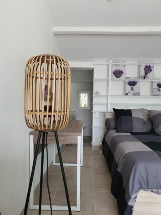 Villa … et la fourmi à Saumane-de-Vaucluse Extérieur photo